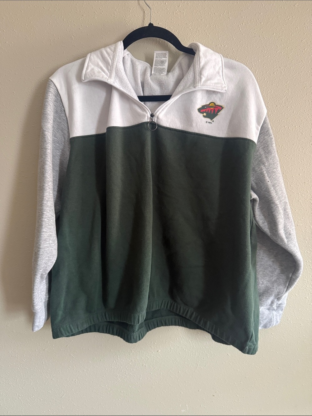 NHL Colorblock Half-Zip Jacket in Dark Green, White & Gray